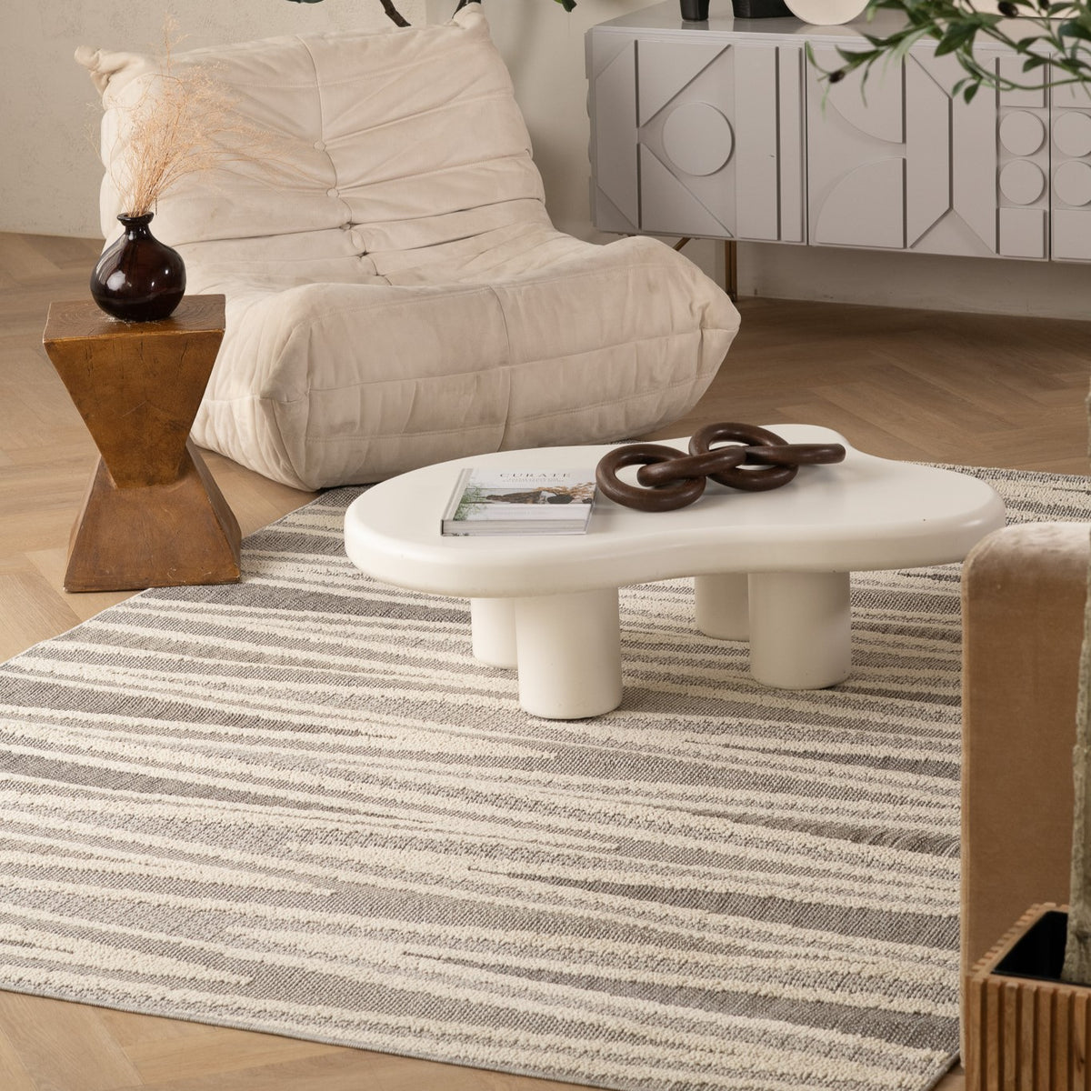 Tenzin Chevron Contemporary Grey and Beige Indoor Rug