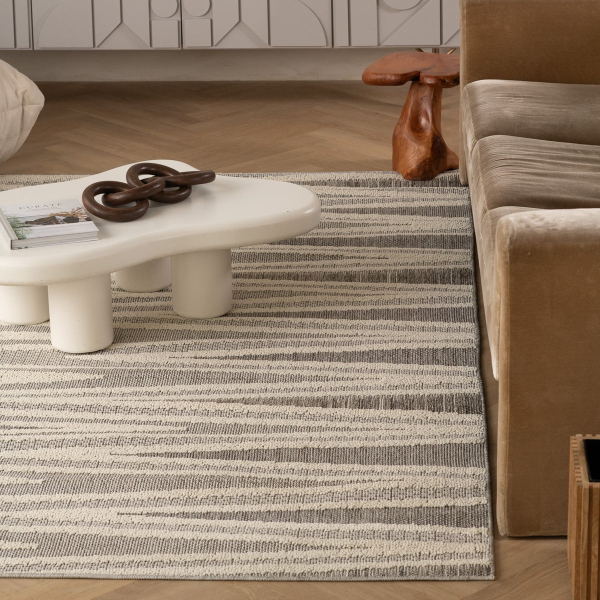 Tenzin Chevron Contemporary Grey and Beige Indoor Rug