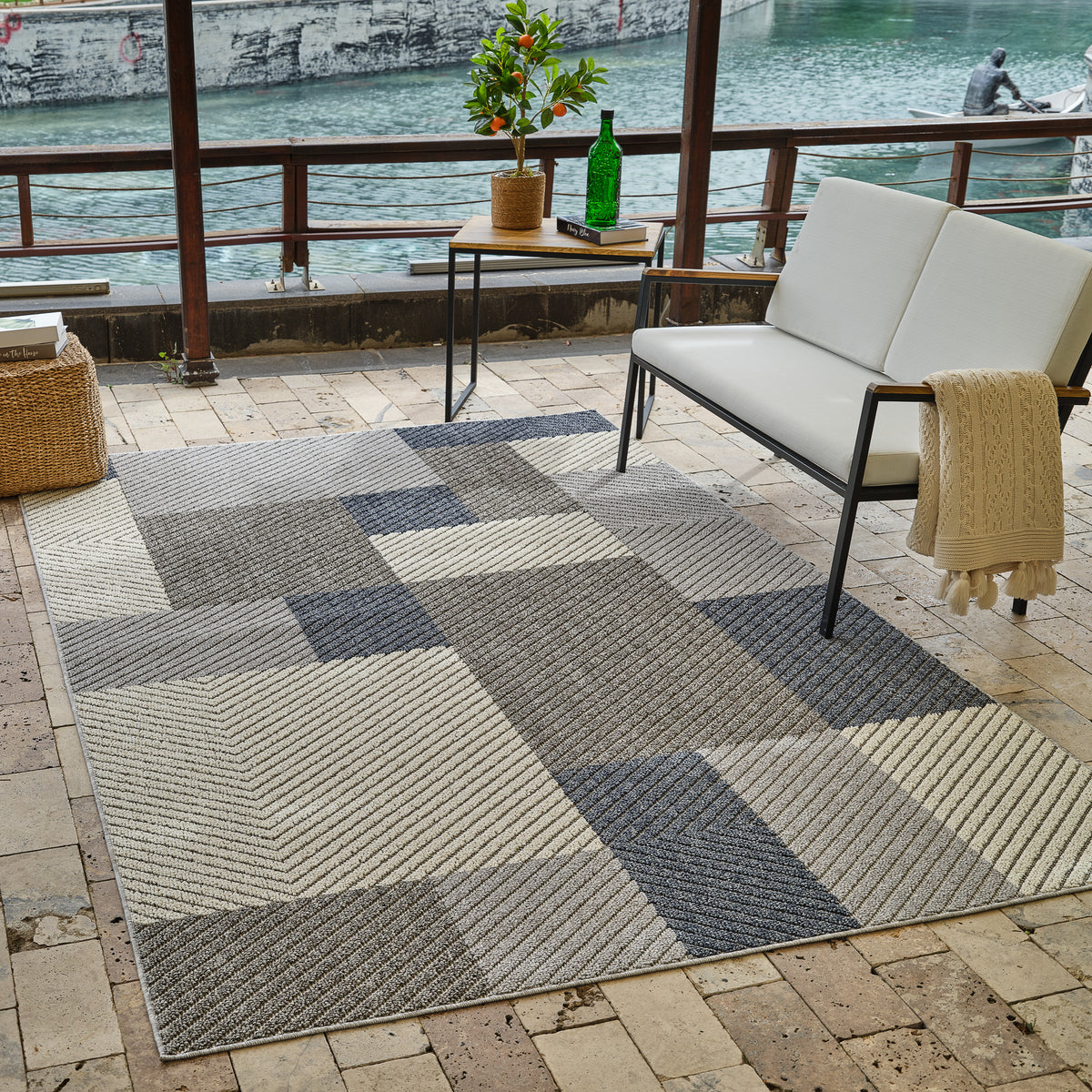 Mandala Patchwork Contemporary Grey and Blue Indoor Rug