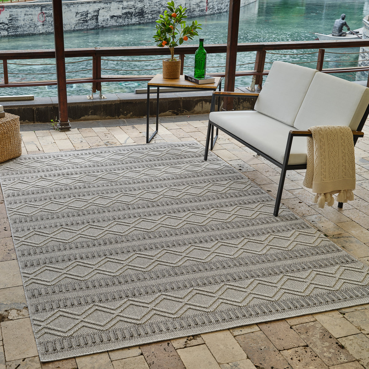 Arvid Chevron Contemporary Grey and Beige Indoor Rug
