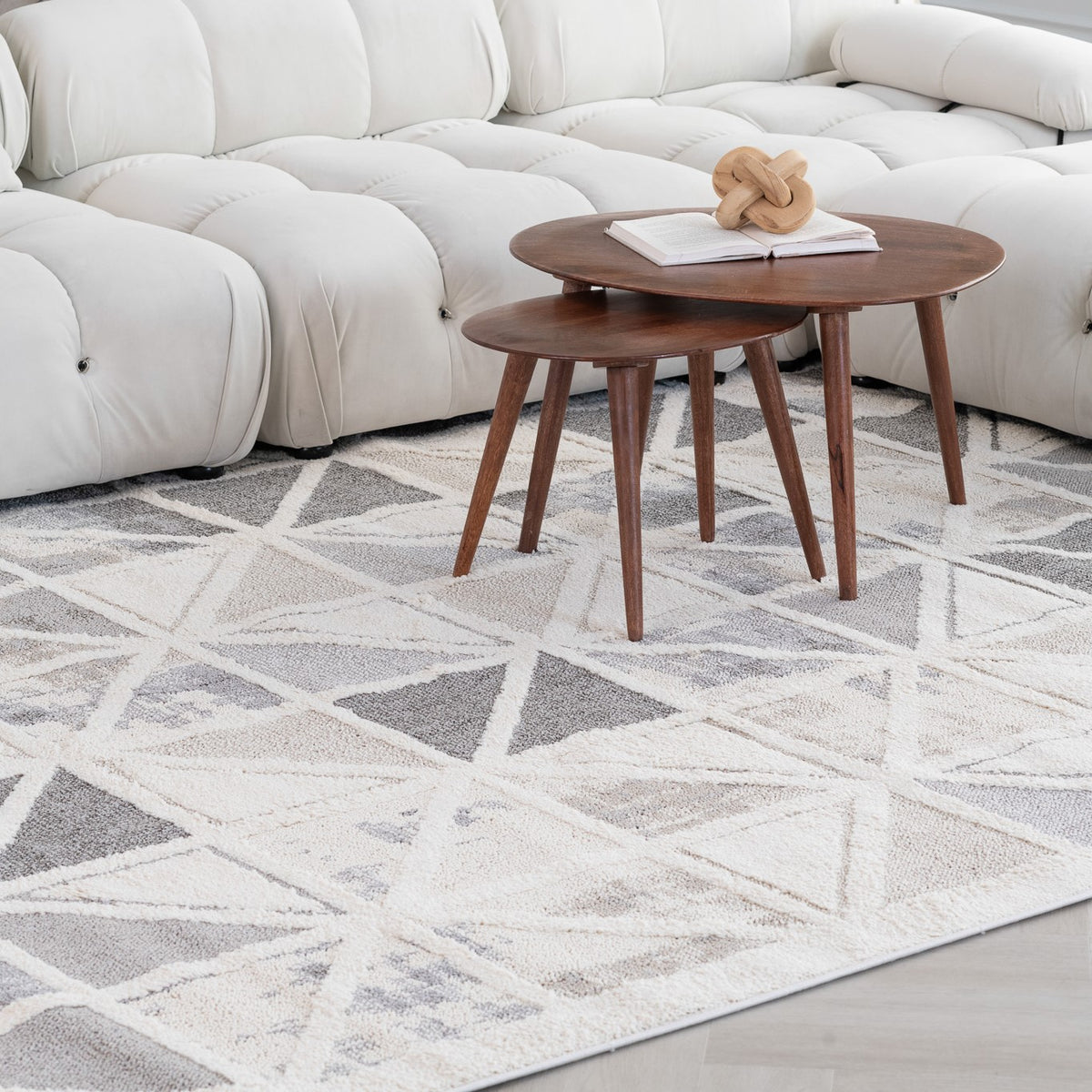Aarya Geometric Contemporary Cream and Grey Indoor Rug