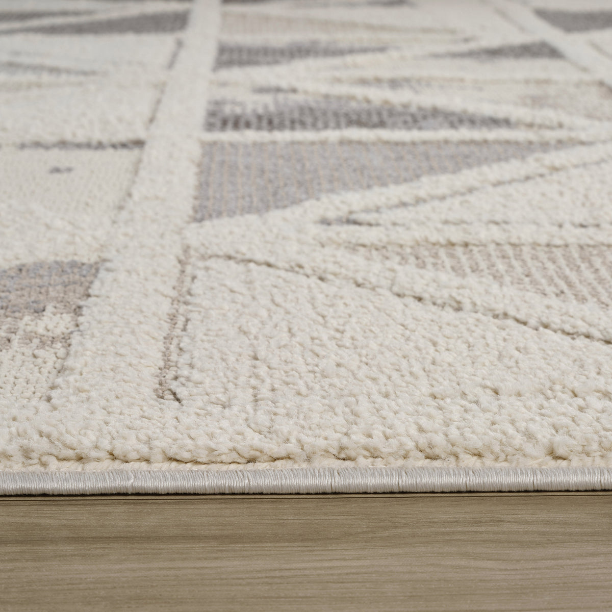 Aarya Geometric Contemporary Cream and Grey Indoor Rug