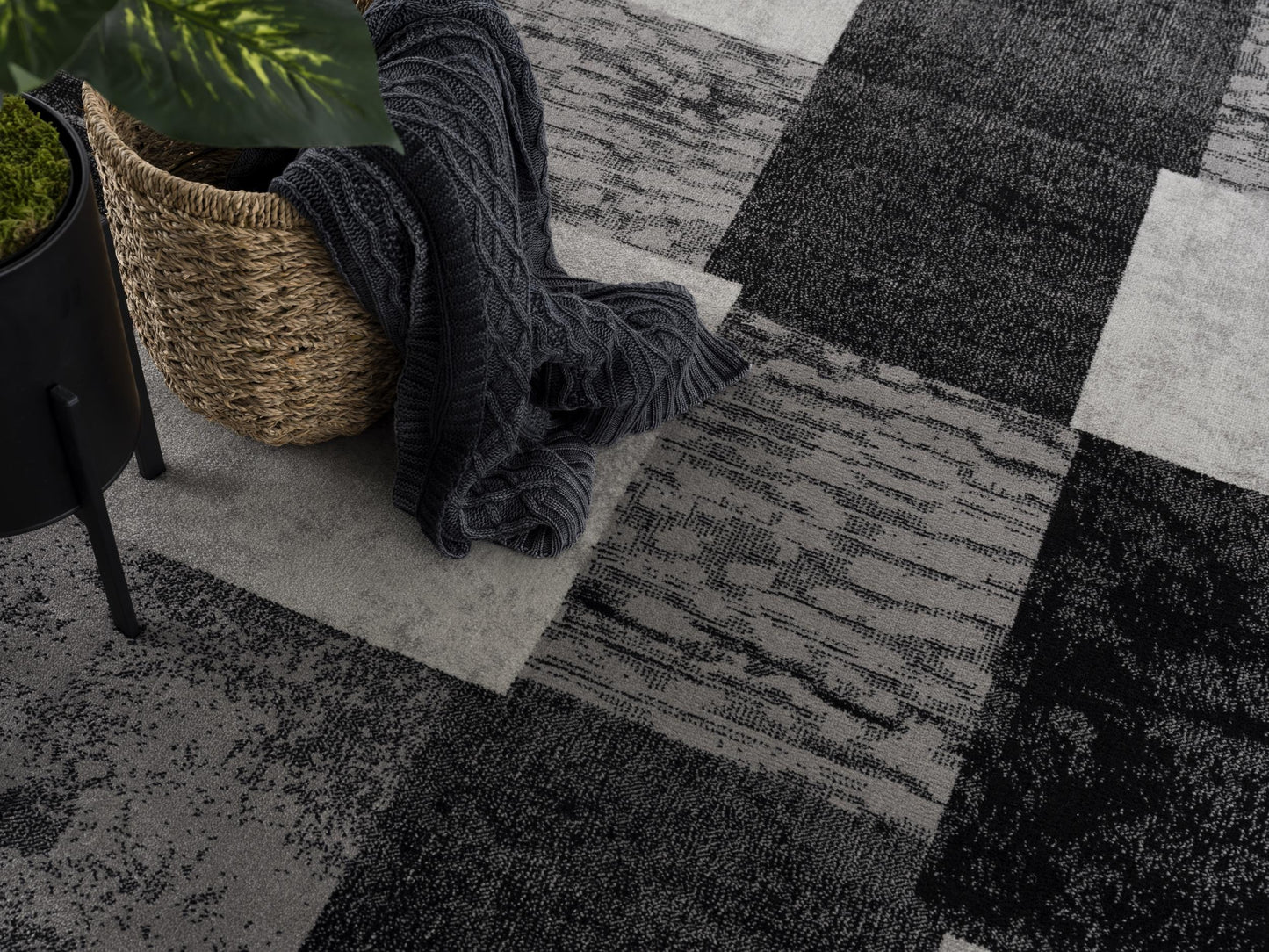 Dhruv Geometric Contemporary Grey and Black Indoor Rug