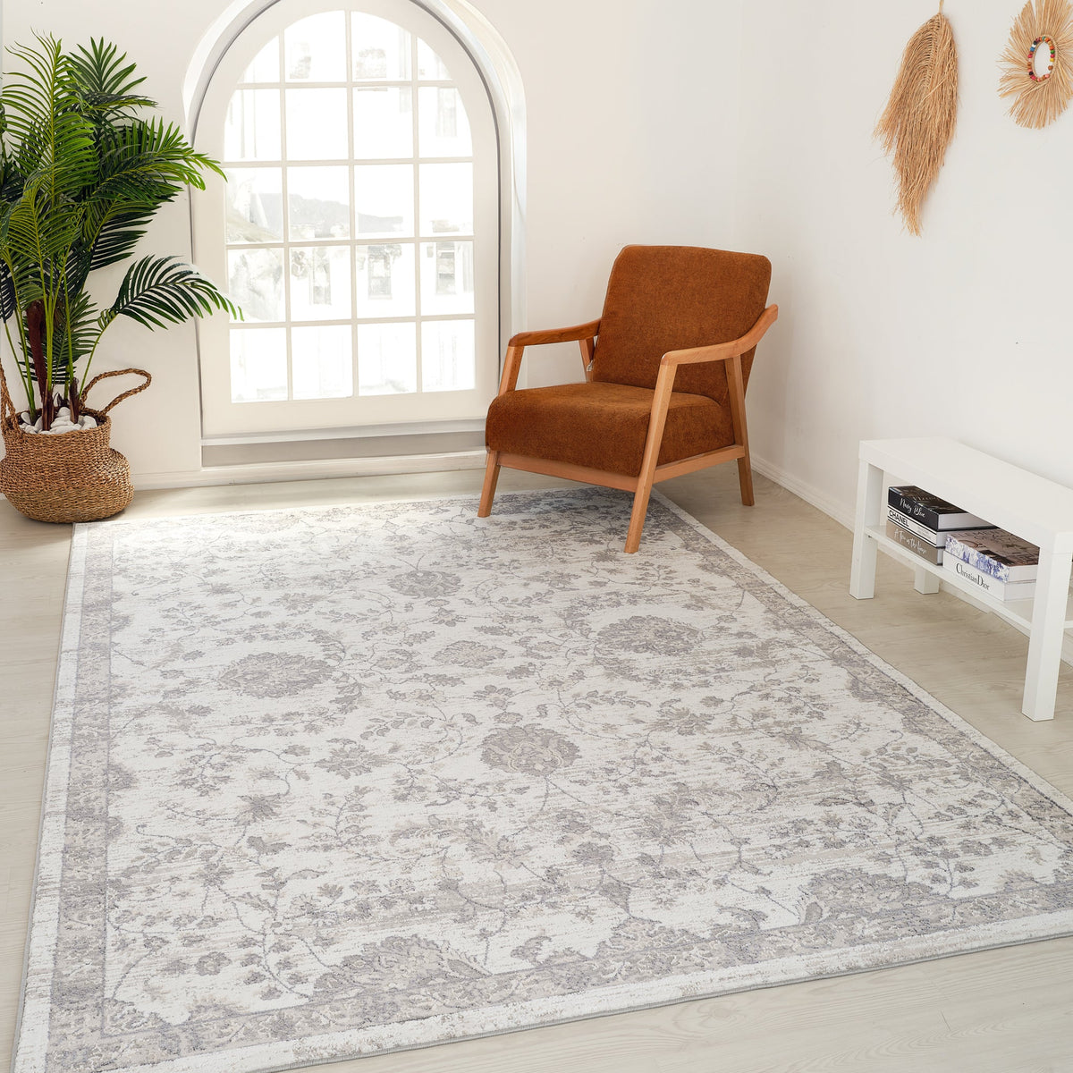 Ulfah Floral Medallion Traditional Beige and Grey Indoor Rug