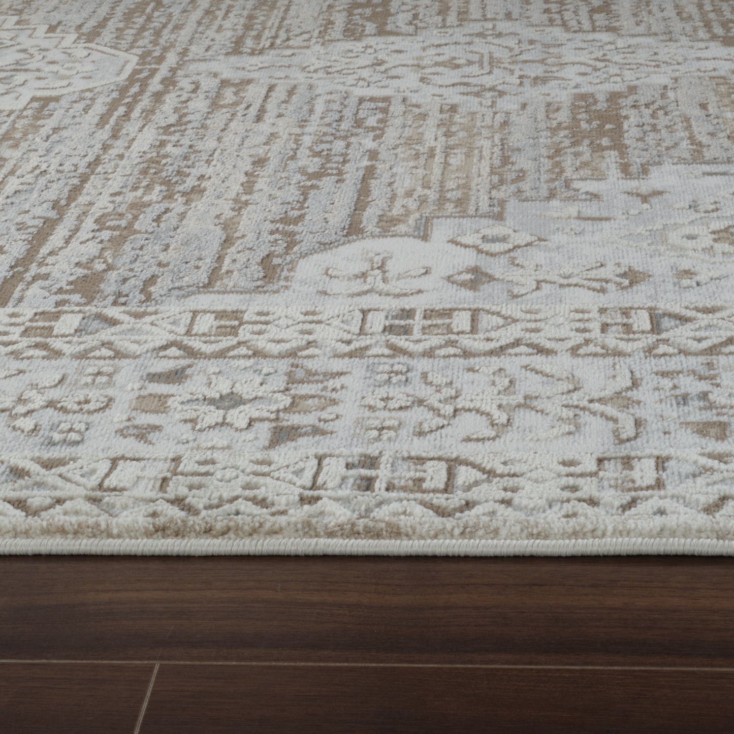 Tapis beige vieilli vintage Nomad