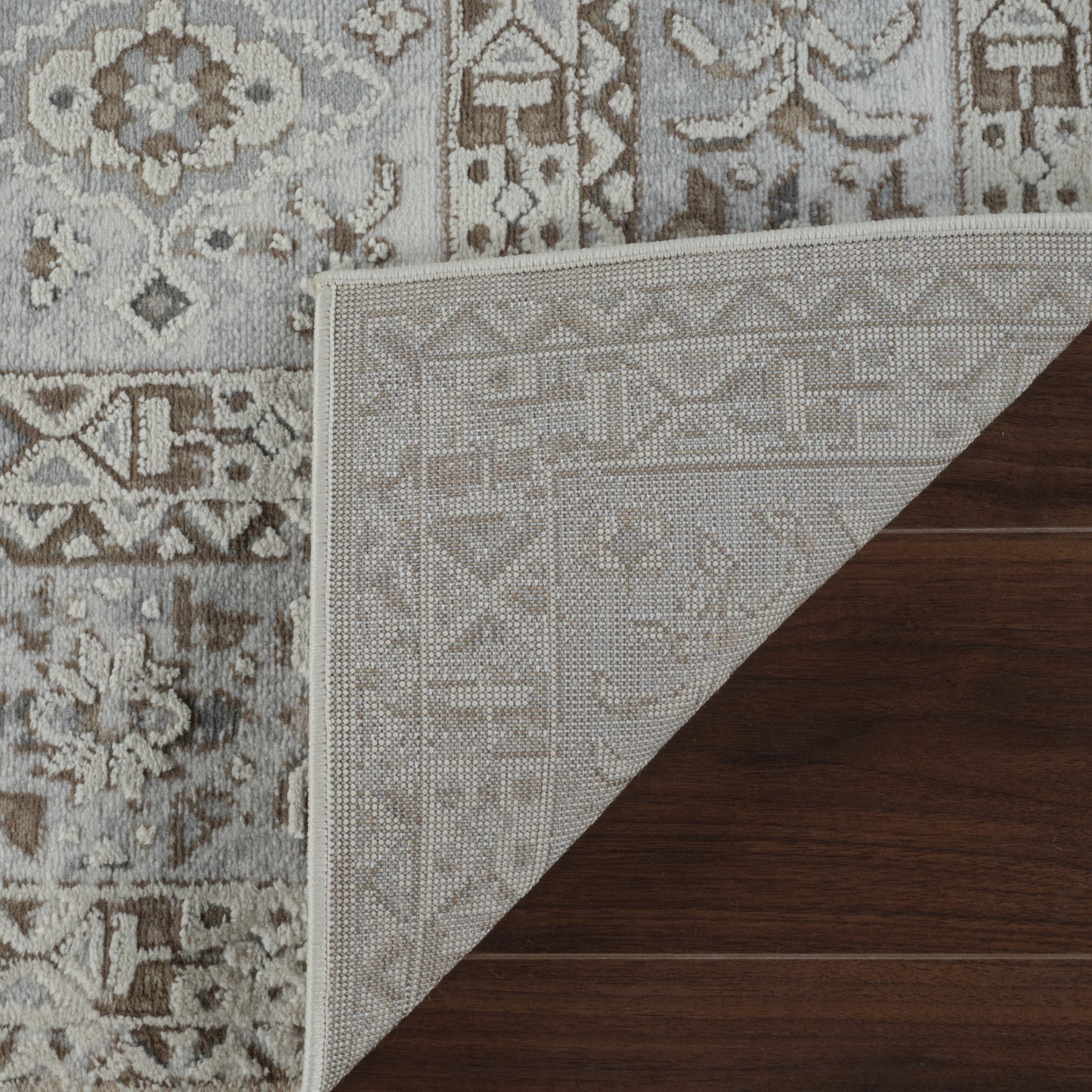Tapis beige vieilli vintage Nomad