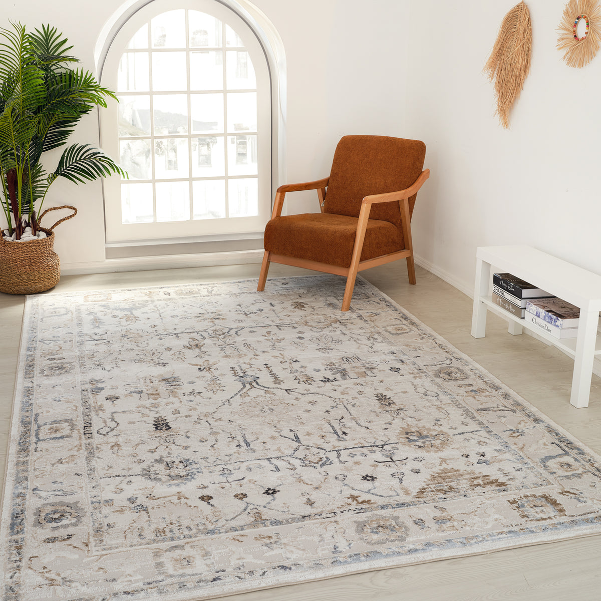 Wiam Distressed Medallion Traditional Beige and Ivory Indoor Rug