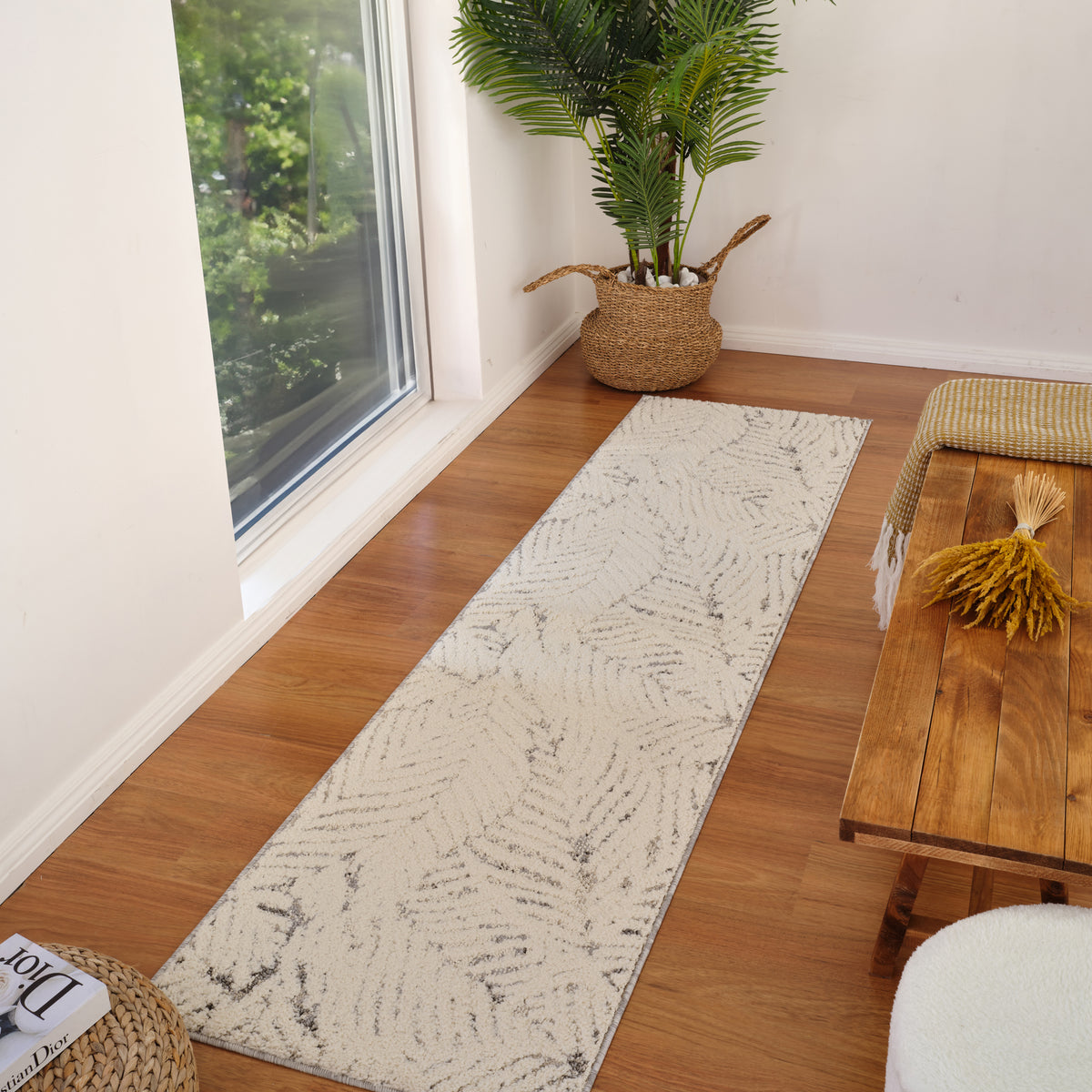Neerja Botanical Contemporary Cream and Grey Indoor Rug