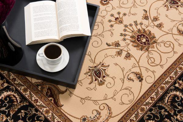 Alfombra interior persa tradicional en color crema y negro