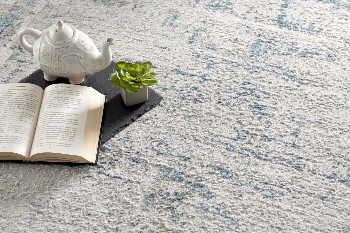 Tapis bleu contemporain abstrait Mirage