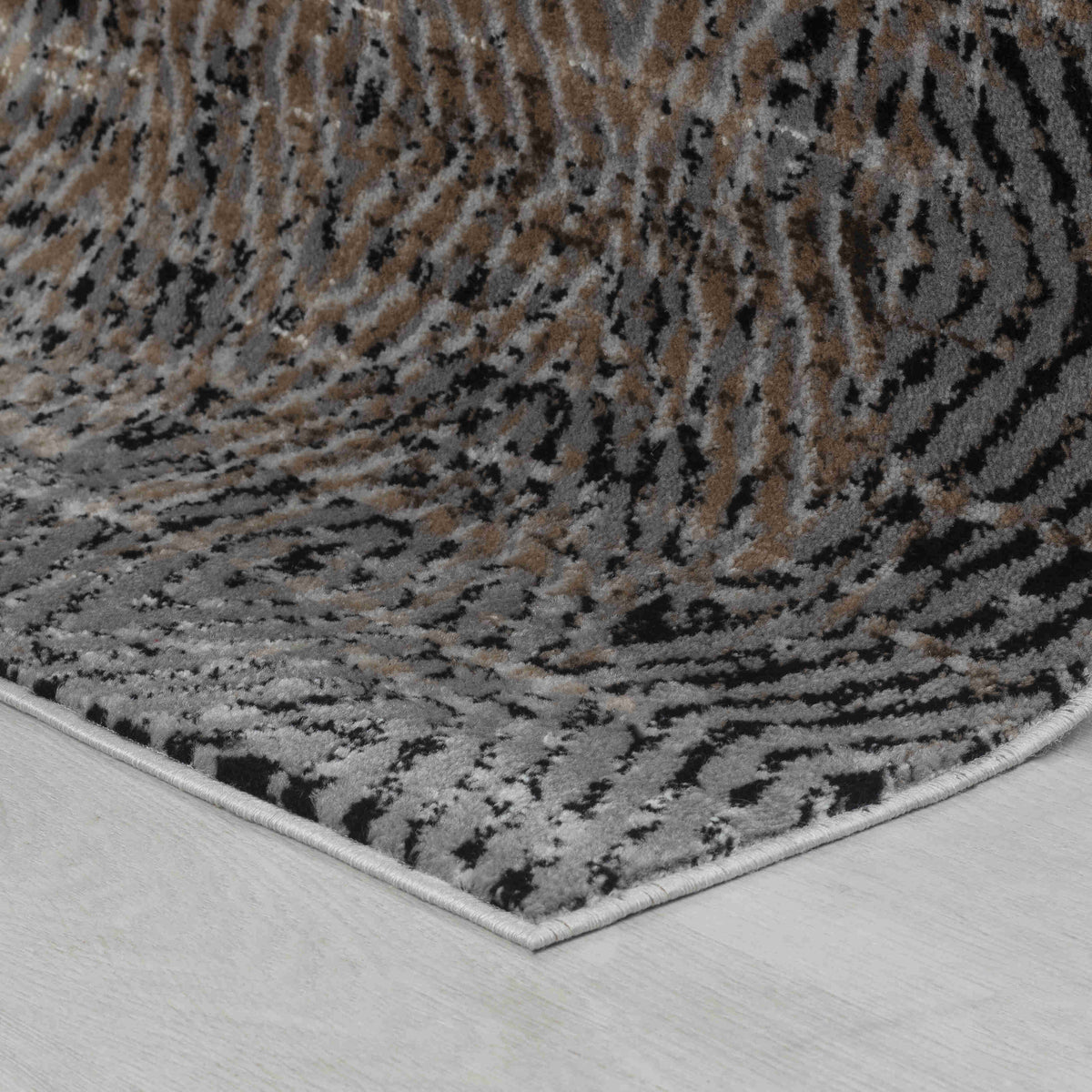 Ihsan Geometric Traditional Brown and Black Indoor Rug