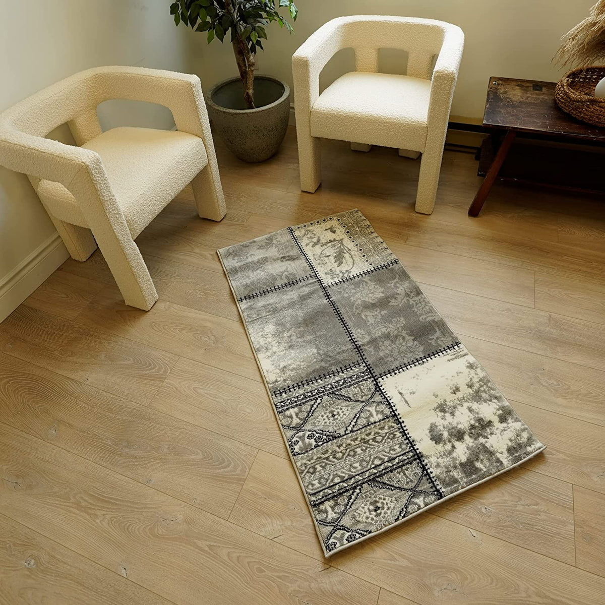 Vastra Patchwork Contemporary Grey and Beige Indoor Rug