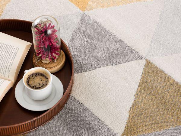 Solvi Geometric Contemporary Yellow and Beige Indoor Rug