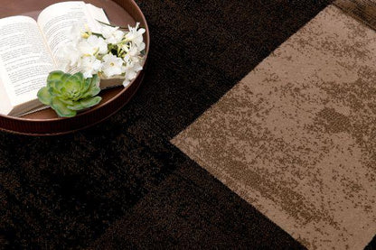 Tapis marron à carreaux géométriques Montage